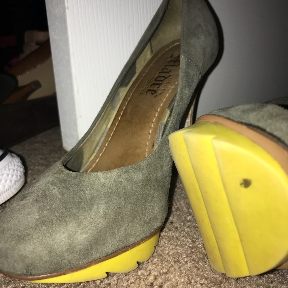 Pumps - Picture 5 of 5